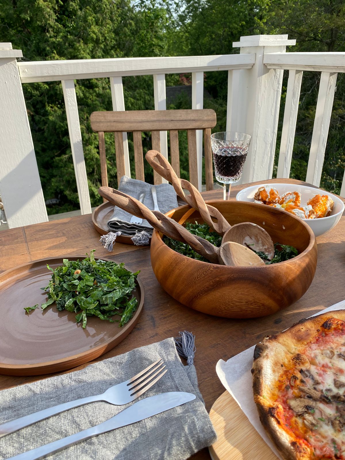 Kitchen & Dining
