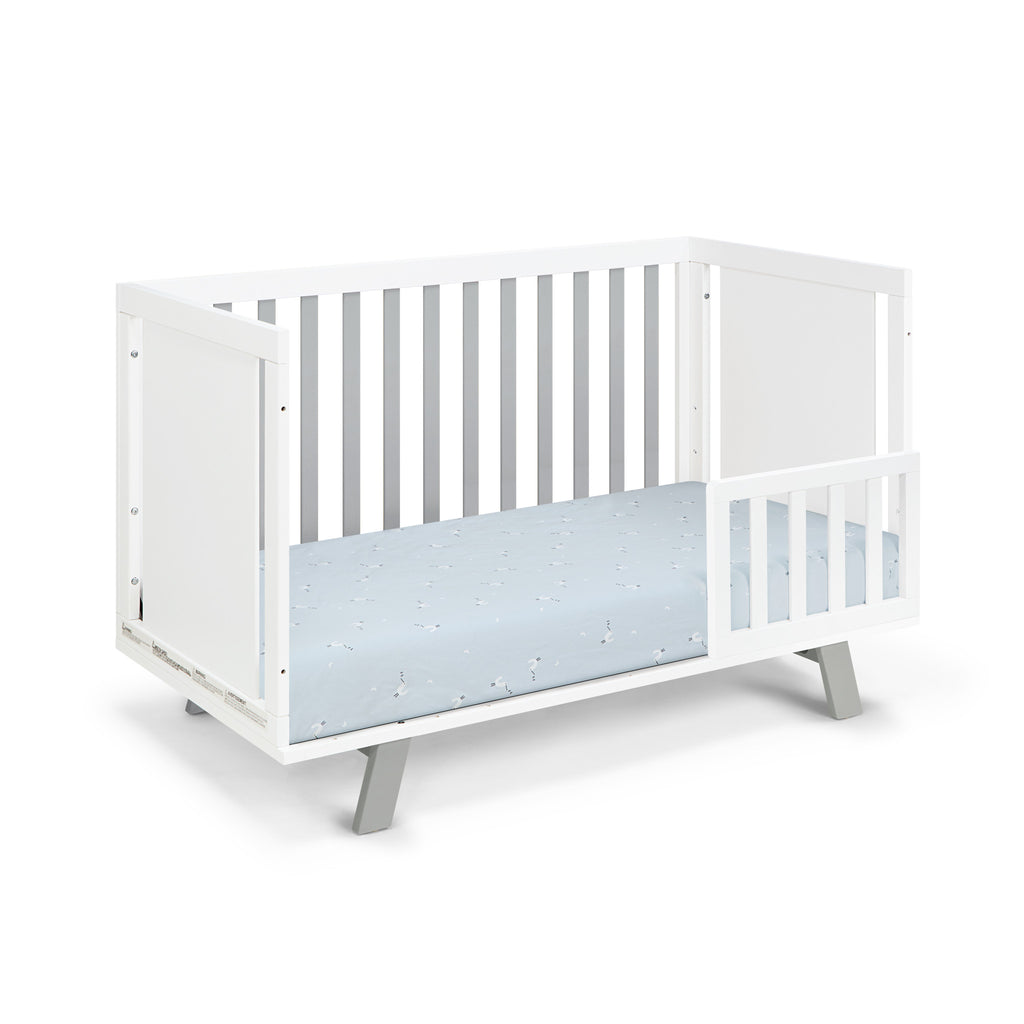 Gray & White Solid + Manufactured Wood Standard 3-in-1 Convertible Crib