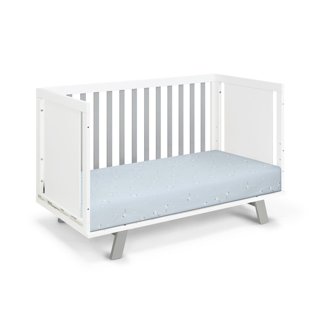 Gray & White Solid + Manufactured Wood Standard 3-in-1 Convertible Crib