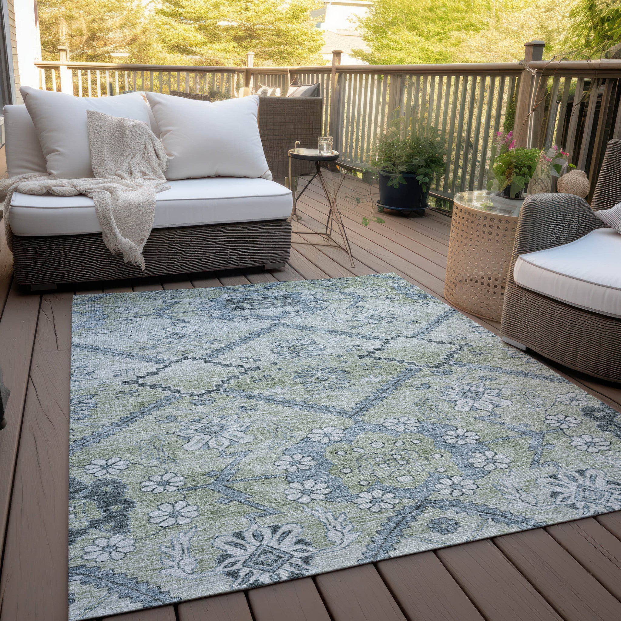10' X 14' Floral Washable Indoor/Outdoor Area Rug
