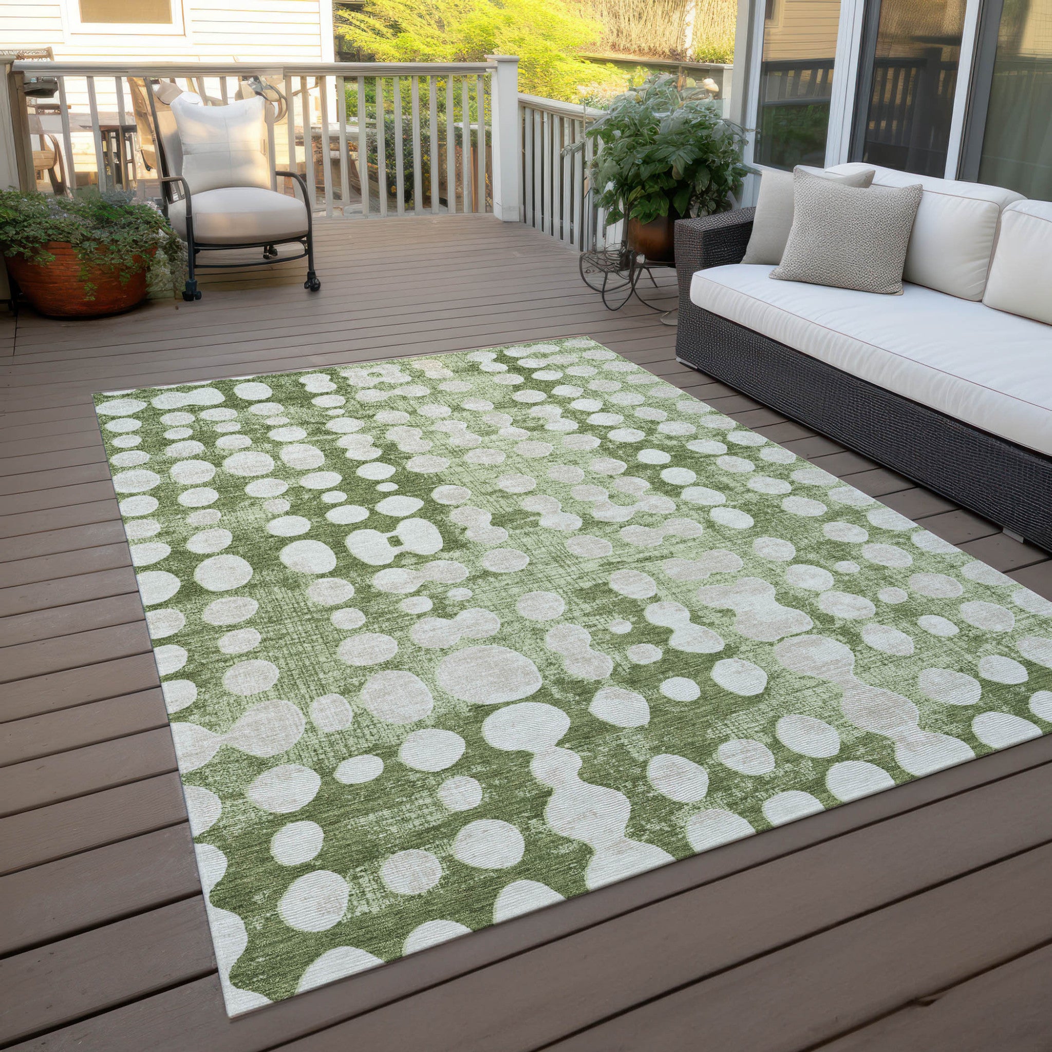 8′ × 10′ Artichoke Green & Ivory Abstract Indoor/Outdoor Rug
