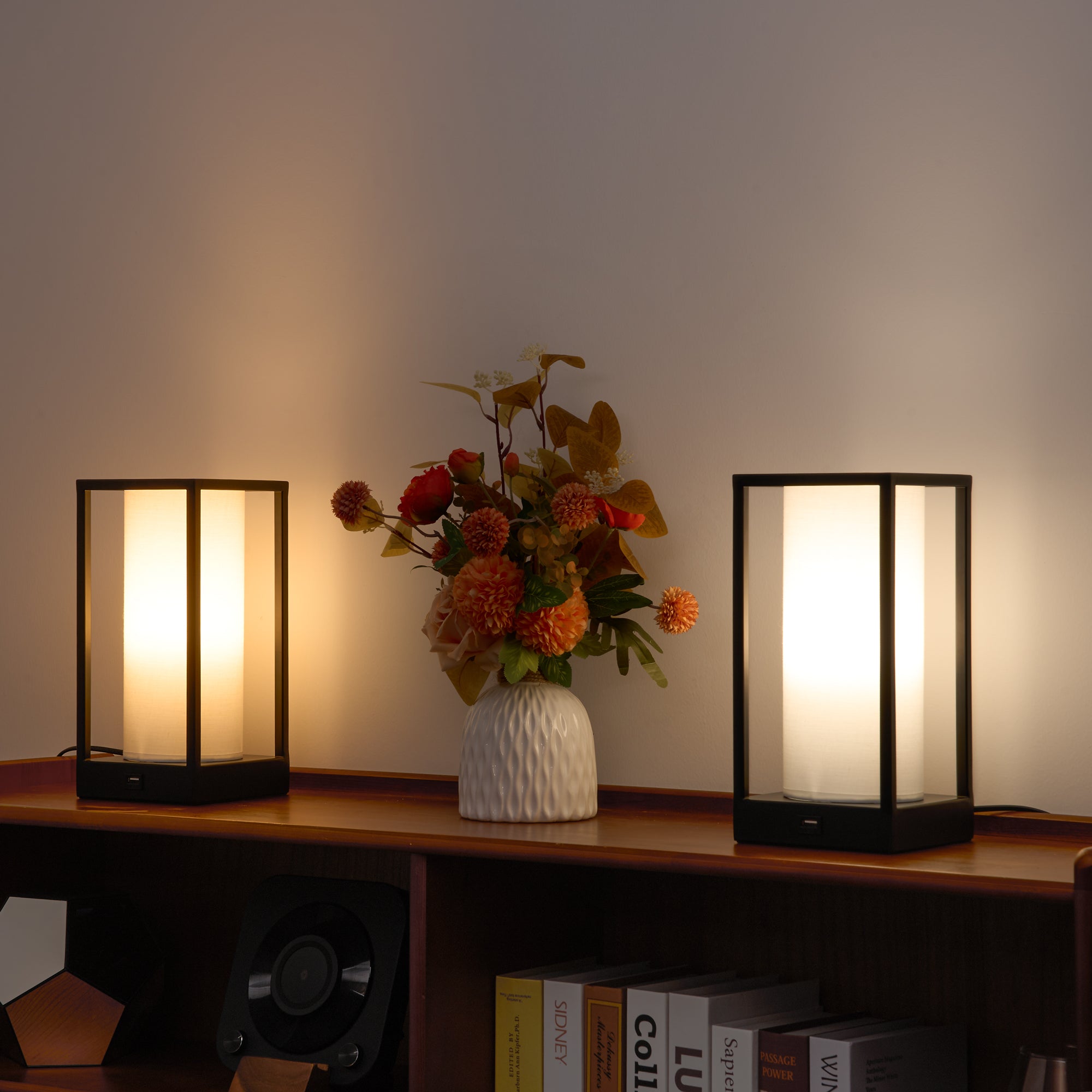 Hokkaido Table Lamp with Wireless Phone Charger