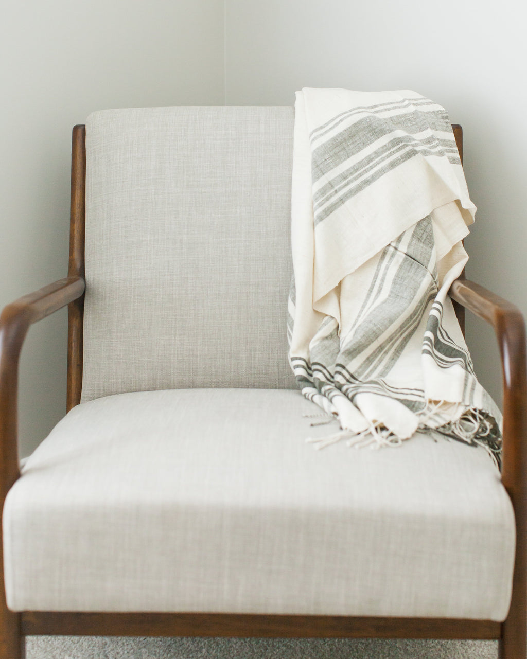 Hand-Woven Cabin Hatch Cotton Throw Blanket