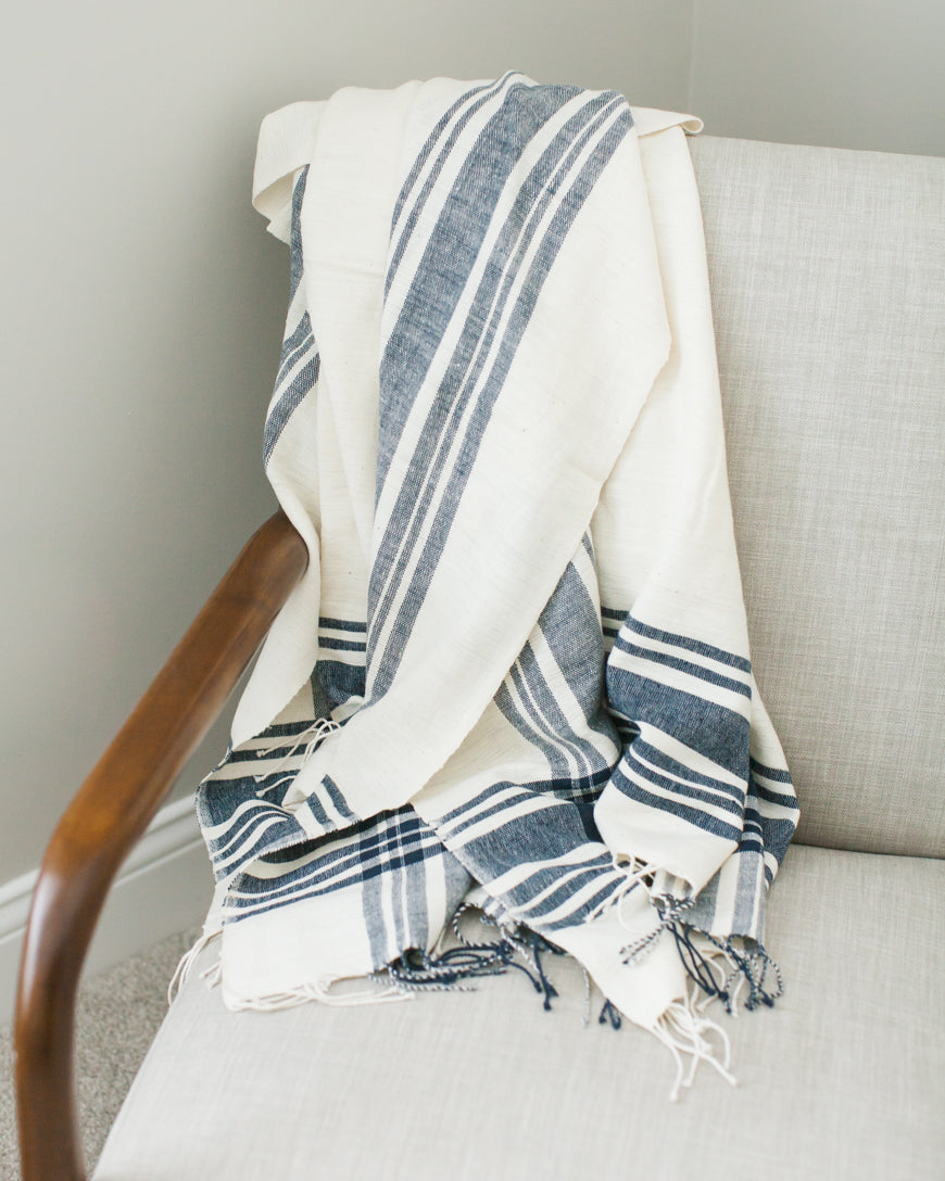 Hand-Woven Cabin Hatch Cotton Throw Blanket