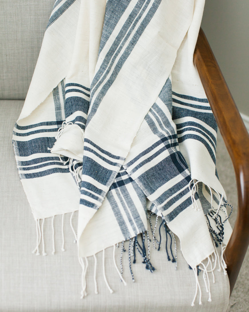 Hand-Woven Cabin Hatch Cotton Throw Blanket